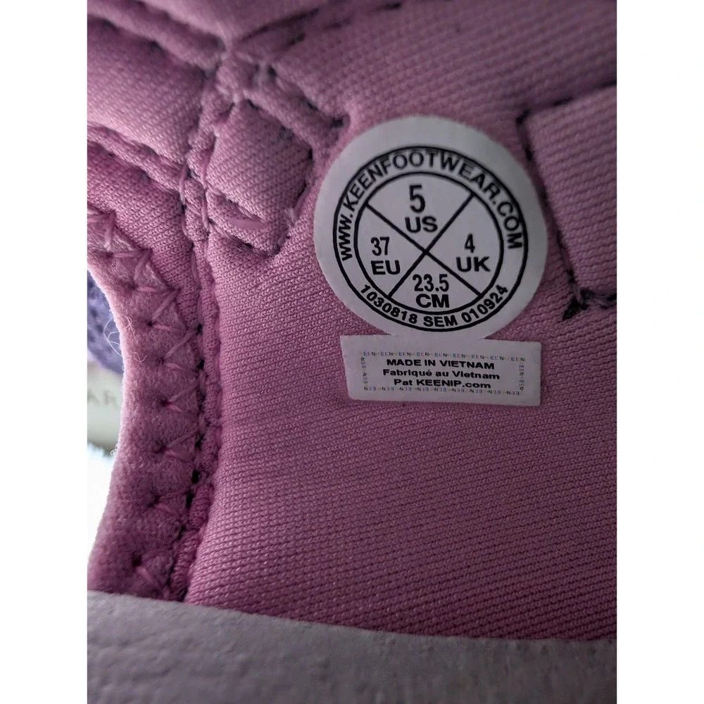 S6 KEEN Kids' Seacamp II CNX‎ Water Sandals Size 5 Color purple and pink New